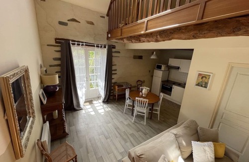Mont-Dol Apartment | Manoir de la Bégaudière : Gîte Chateaubriand