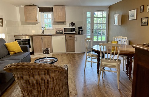 Mont-Dol Apartment | Manoir de la Bégaudière