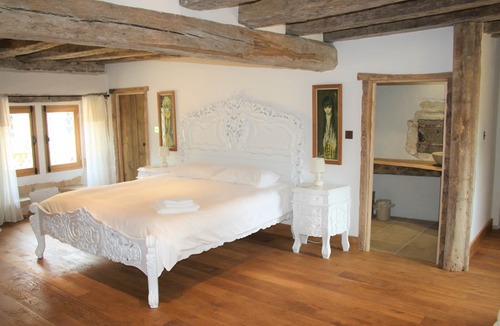 Asnieres sur Vegre Bed & Breakfast | Manoir de la Basse-Cour