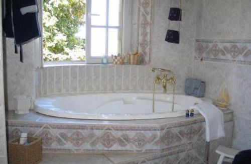 Le Rosais-La Flourie House | Manoir de la Baronnie