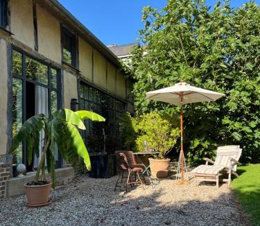 Isneauville House | Manoir de La Muette