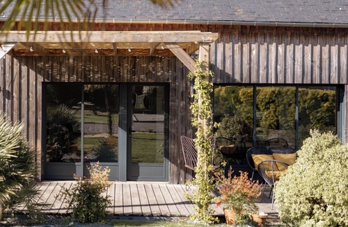 Val-d'Ize House | Manoir de la Nogrie -La Grange, 4 bedrooms, heated pool and private jacuzzi
