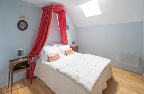 Chenehutte-Treves-Cunault House | Manoir de Montecler - Le Lodge