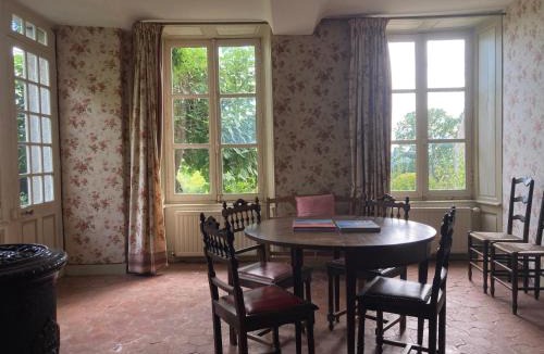 La Courbe House | Manoir de Pincelu