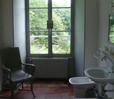 La Courbe House | Manoir de Pincelu