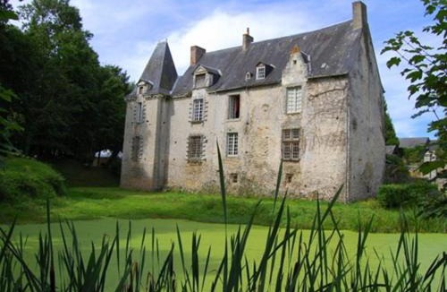 Laval House | Manoir de Rouessé