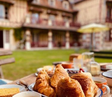 Croissanville Apartment | Manoir des Étangs