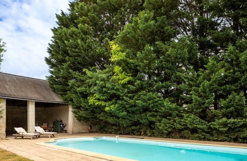 Allonnes Villa | Manoir Des Arts - Five Bedroom Villa, Sleeps 10