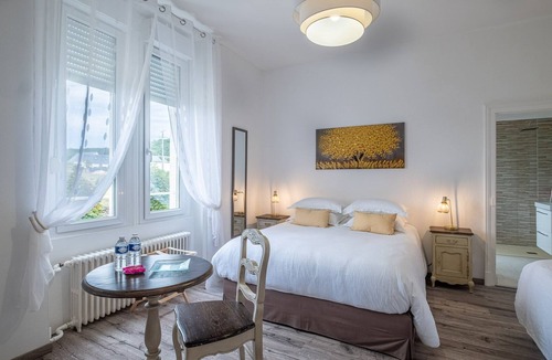 Cravant-les-Coteaux House | Manoir des Bertinières