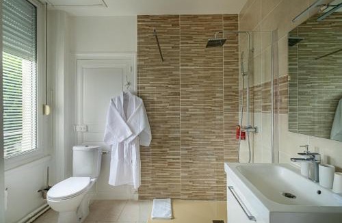 Cravant-les-Coteaux House | Manoir des Bertinières