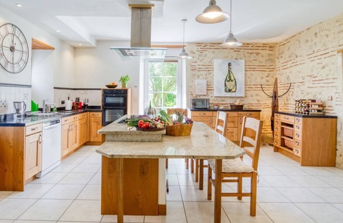 Castelmoron-sur-Lot Other | Manoir Des Cedres - Eight Bedroom Castle, Sleeps 20