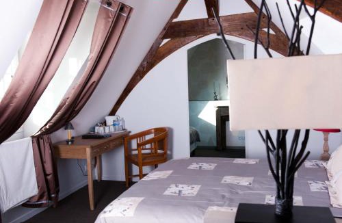 Taupont House | Manoir Desnachez