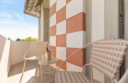 Touques Apartment | Manoir du Vert Galant 6 people accomodation 2 Balconies Fully Furnished CC Deauville