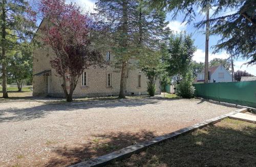 Chartres House | Manoir en Pierre Chartres