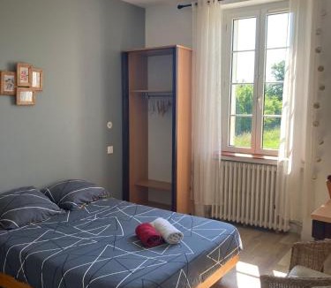 Chartres House | Manoir en Pierre Chartres