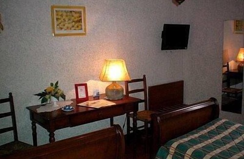 Bessines-sur-Gartempe Hotel | Manoir Henri IV