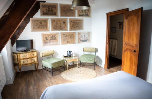Saint-Samson-sur-Rance Bed & Breakfast | Manoir la Meffrais 1741-Chambres d'hôtes à 3 min de Dinan-Parking Privé