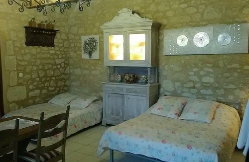 Beaumont House | Manoir Le Cristal, Futuroscope from 33 euros!