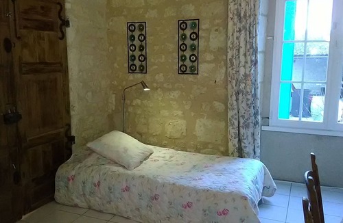 Beaumont House | Manoir Le Cristal, Futuroscope from 33 euros!