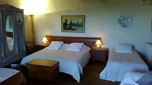 Beaumont Bed & Breakfast | Manoir Le Cristal en avril et mai , 2 nuits réservées , la 3 eme offerte et -30 Pcent sur les entrées du Futuroscope