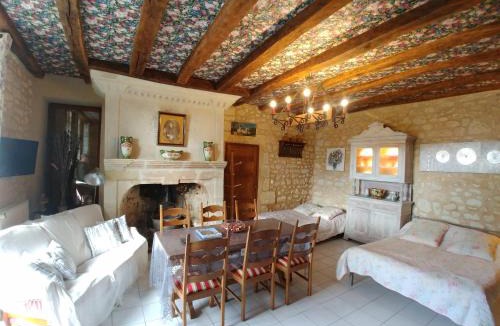 Beaumont Bed & Breakfast | Manoir Le Cristal en avril et mai , 2 nuits réservées , la 3 eme offerte et -30 Pcent sur les entrées du Futuroscope