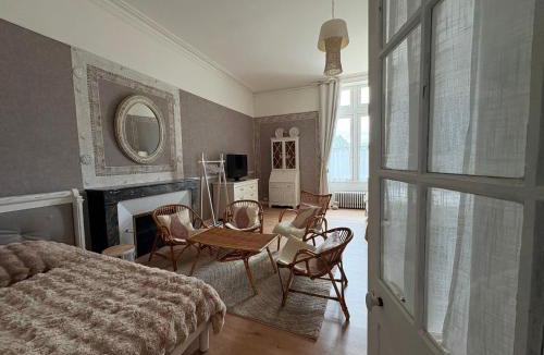 Sainte-Gemme-la-Plaine House | Manoir le Mingreaud Chambres d'hôtes