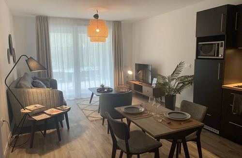 Poissy House | Manoir Le Parc des Aubiers