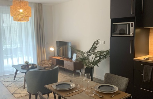 Poissy House | Manoir Le Parc des Aubiers