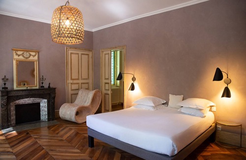 Chateauneuf-du-Rhone Hotel | Manoir le Roure