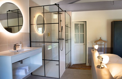 Chateauneuf-du-Rhone Hotel | Manoir le Roure