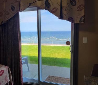 Sainte-Anne-des-Monts Hotel | Manoir sur Mer