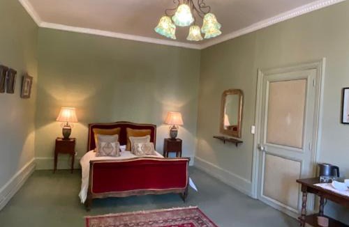 Loudun Bed & Breakfast | Manoir Tour Carree
