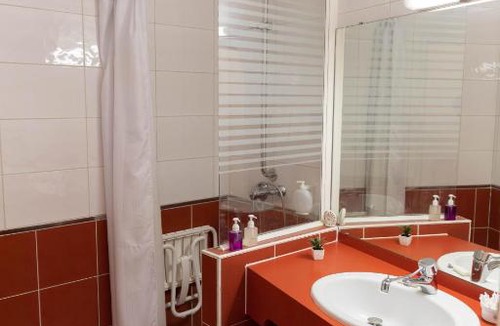 Sainte-Savine Apartment | MANON Studio avec PARKING à 10min du Centre