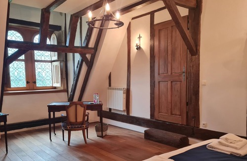 Roeze-sur-Sarthe House | Manor 16th: 2 large rooms with bathroom to share - for 4 people