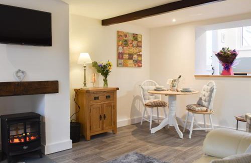 Findon House | Manor Cottage