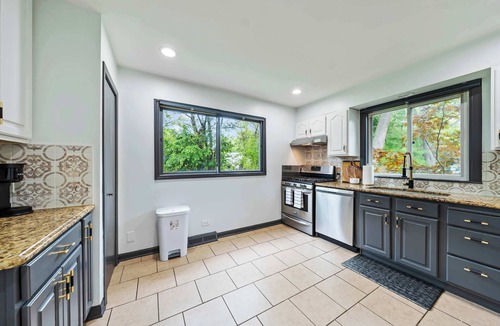 Beach Park House | Manor creek Vacation Getaway Navy Family home