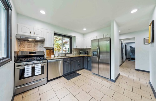 Beach Park House | Manor creek Vacation Getaway Navy Family home