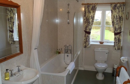 Froxfield Bed & Breakfast | Manor Farm B & B