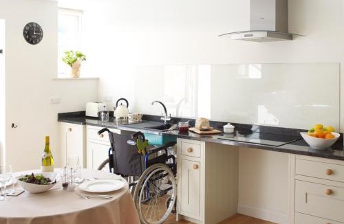 Thatcham House | Manor Farm Courtyard Cottages