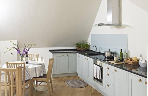 Thatcham Cottage | Manor Farm Courtyard Cottages