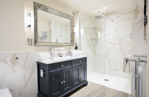 West Auckland Hotel | Manor House Hotel