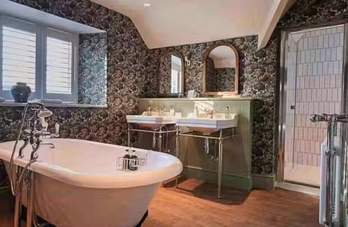 Moreton-in-Marsh Hotel | Manor House Hotel