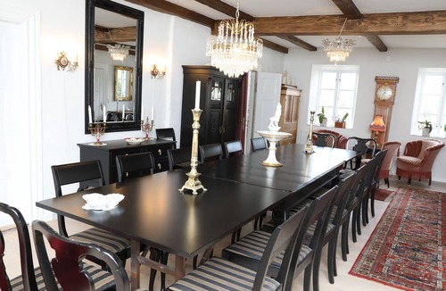 Spøttrup House | Manor house in a beautiful surrounding. Swimming pool. 41,000 m2 lovely park.