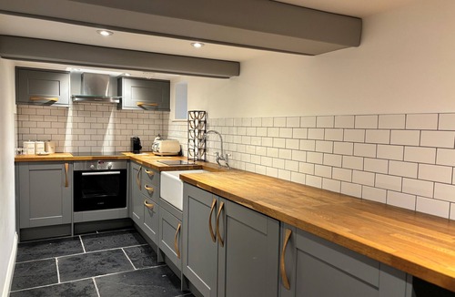 Ainley Top Hotel | Manor House Lindley