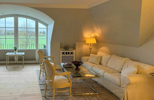 Ringe House | Manor house overlooking fields and garden