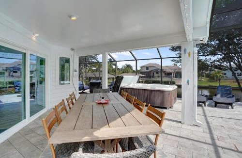 Palm Harbor House | Manor on the Canal