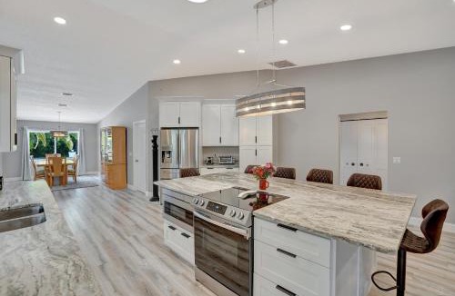 Palm Harbor House | Manor on the Canal