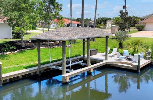 Palm Harbor House | Manor on the Canal