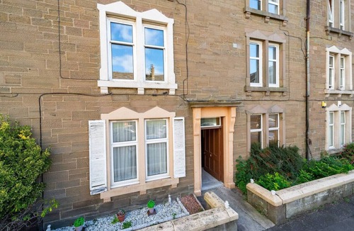 Broughty Ferry Apartment | Manor Place - Convenience and Style