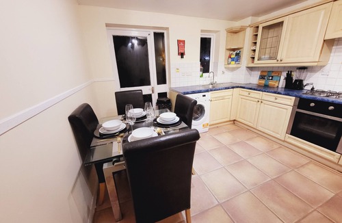 Thamesmead Apartment | Manor Thamesmead Apartment